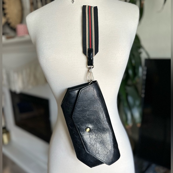 Anthropologie Handbags - Anthropologie Nolan Convertible wallet NWOT
